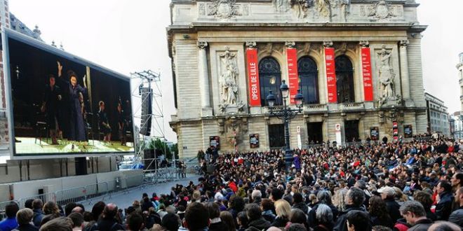 Carmen de Bizet en plein air devant l'Opéra de Lille en 2010